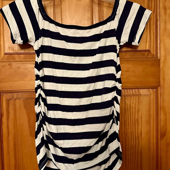 Maternity tshirt NWT - Picture 2 of 3